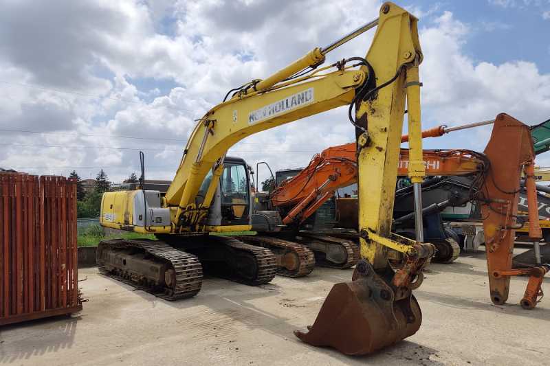 OmecoHub - Immagine NEW HOLLAND E245